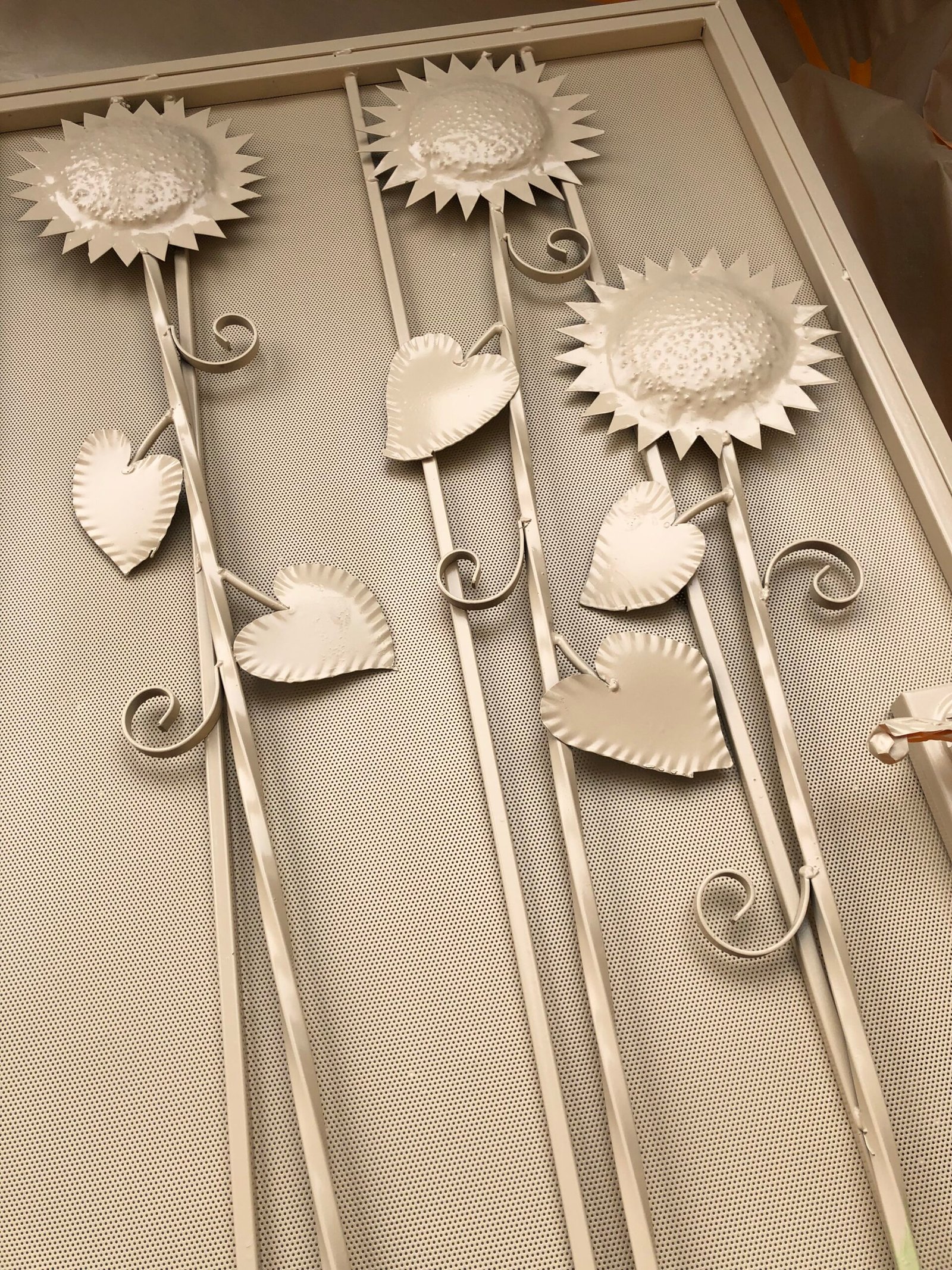 Fine Finish Sprayers to leave pin holes open.